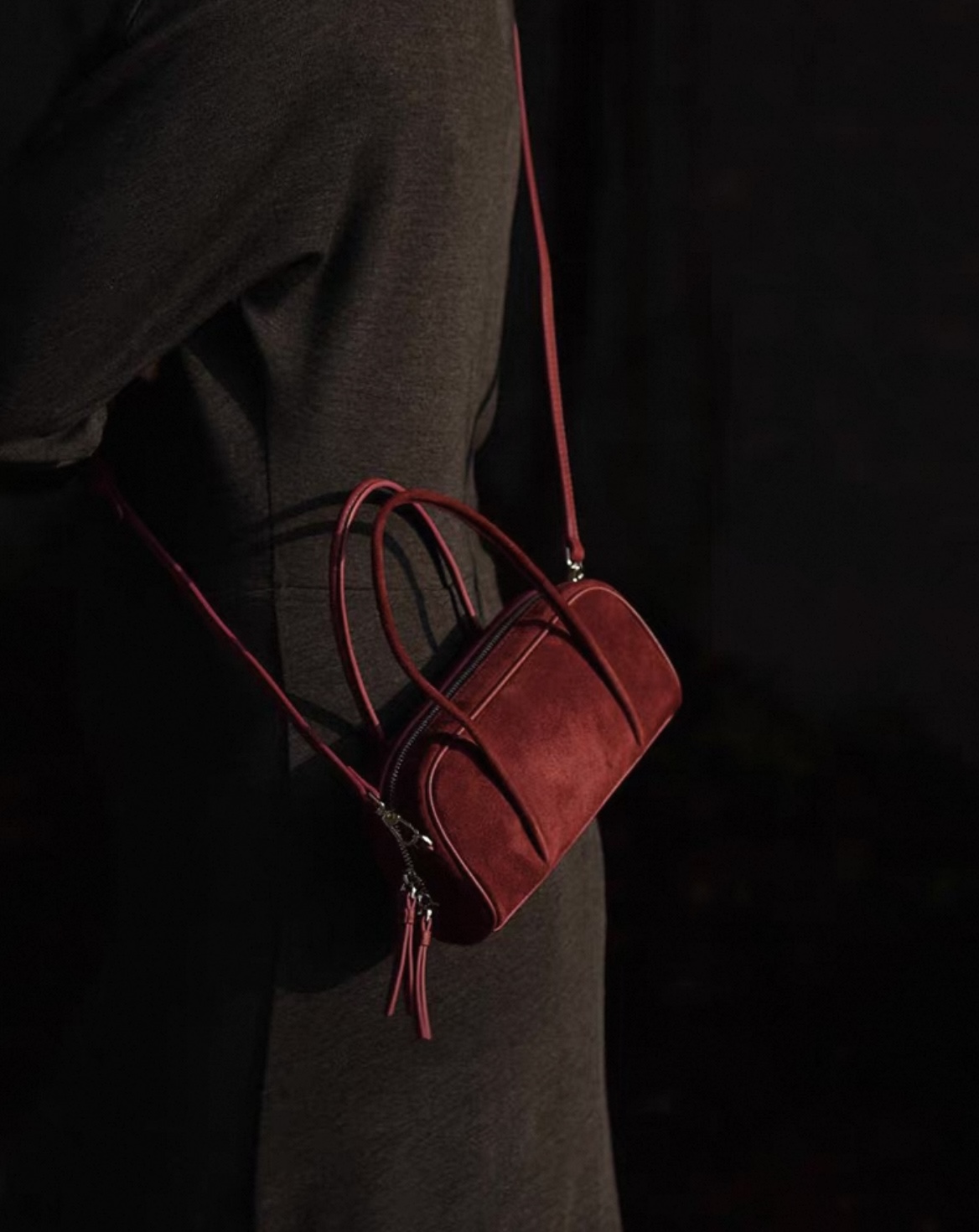 Women's retro frosted bowling handbag
