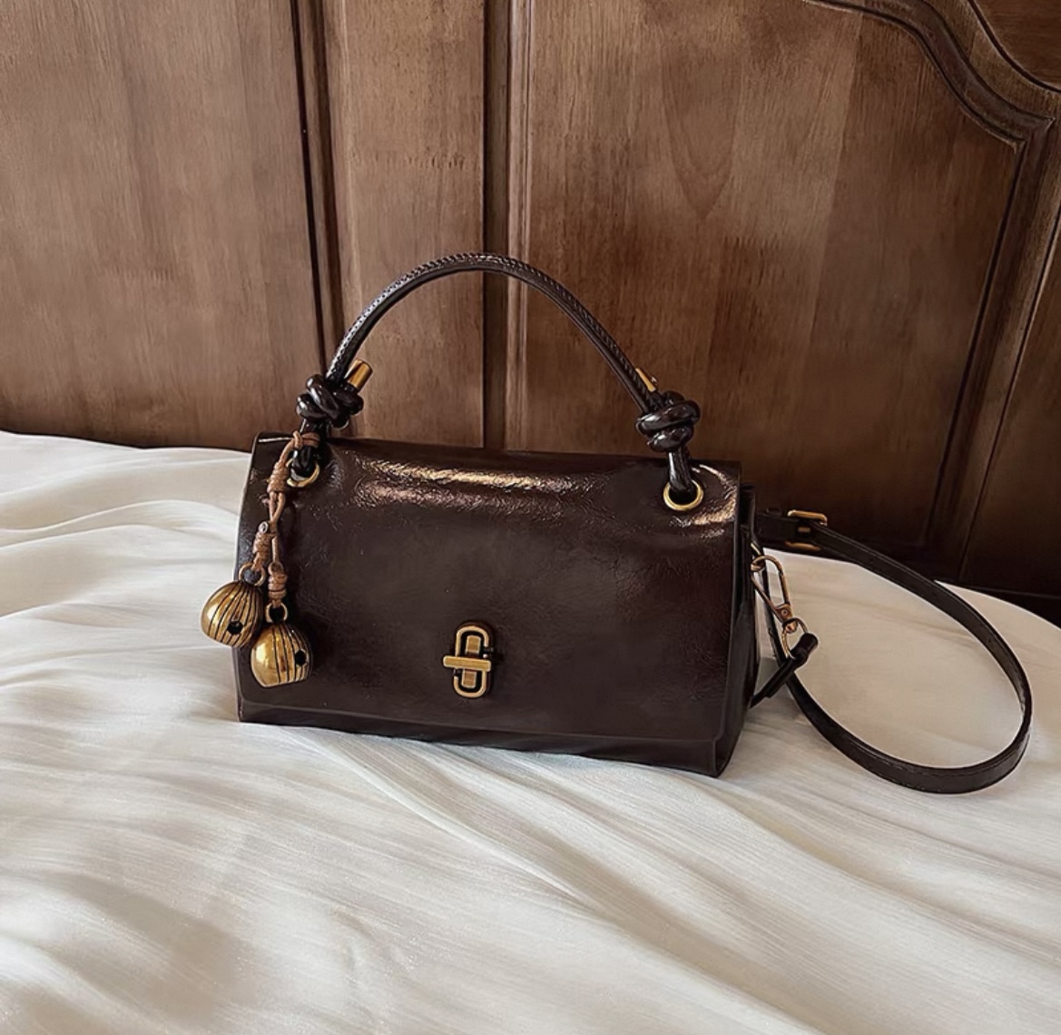 Women's super popular bag