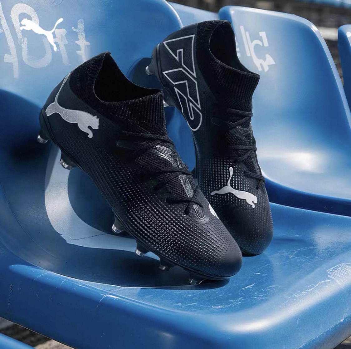 PUMA  Long Nail Training Football Shoes Men's